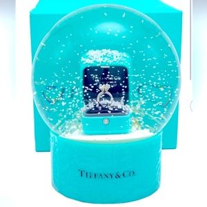🎉HOST PICK🎉Tiffany & Co. Snow globe ring box